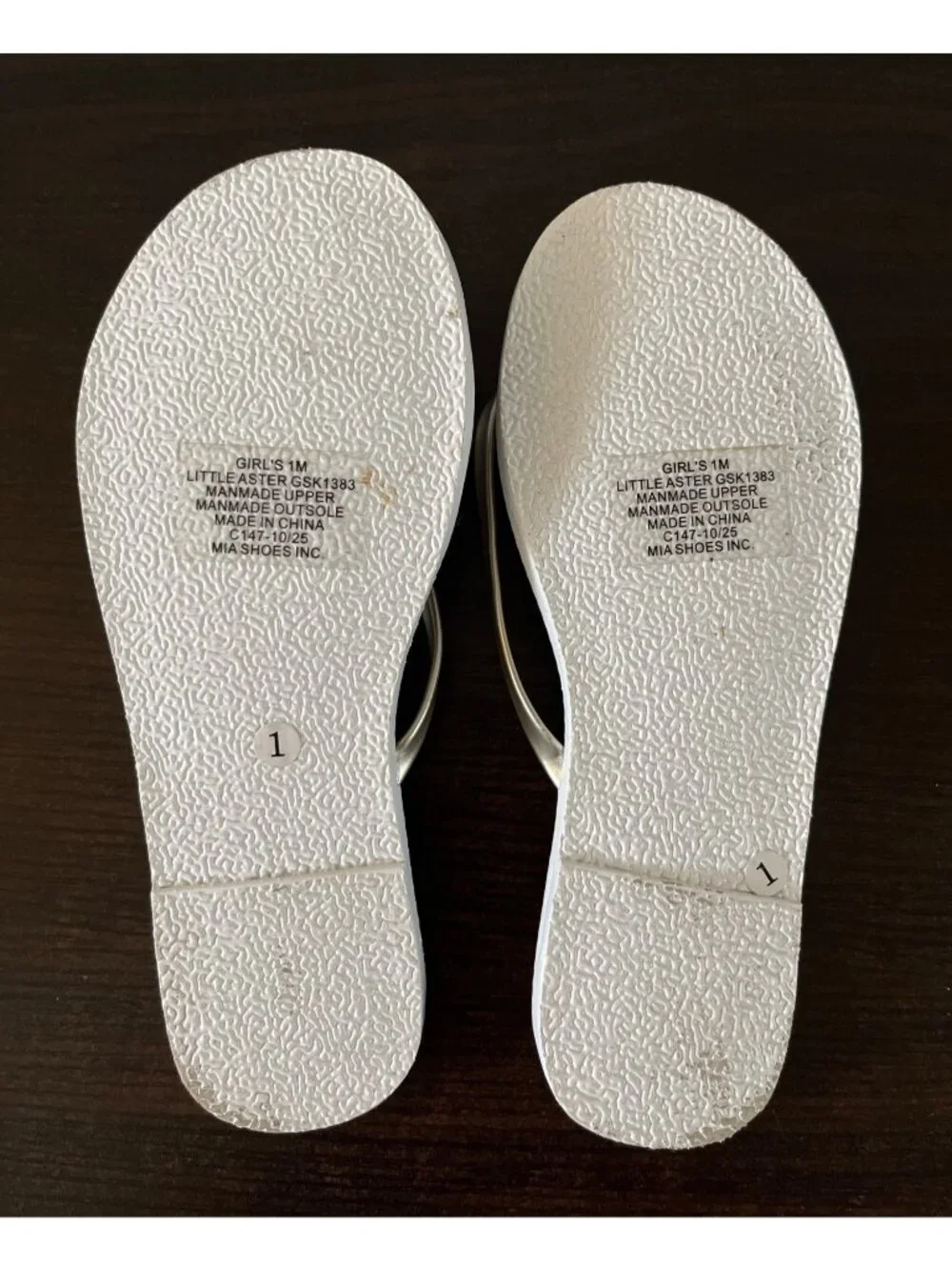 MIA Aster Girls Size 1 Gold Patent Flip-Flops Glossy Finish Thong Strap